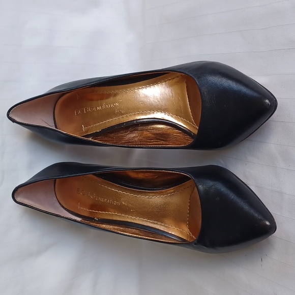 BCBGeneration "Cielo" Black Leather Pump- Sz. 7.5 - Picture 2 of 16